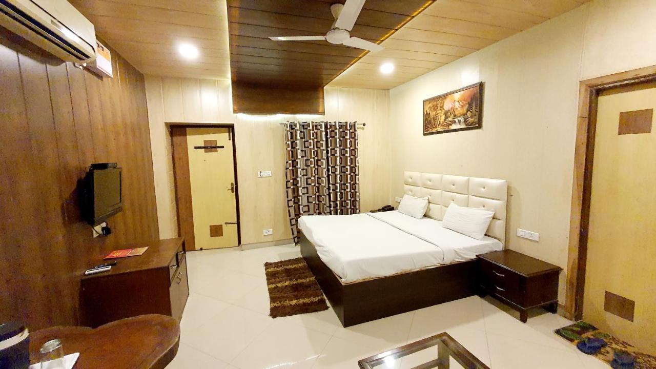 Hotel Amritsar Inn Bagian luar foto