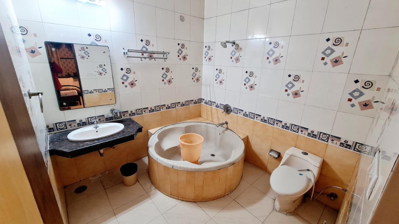 Hotel Amritsar Inn Bagian luar foto